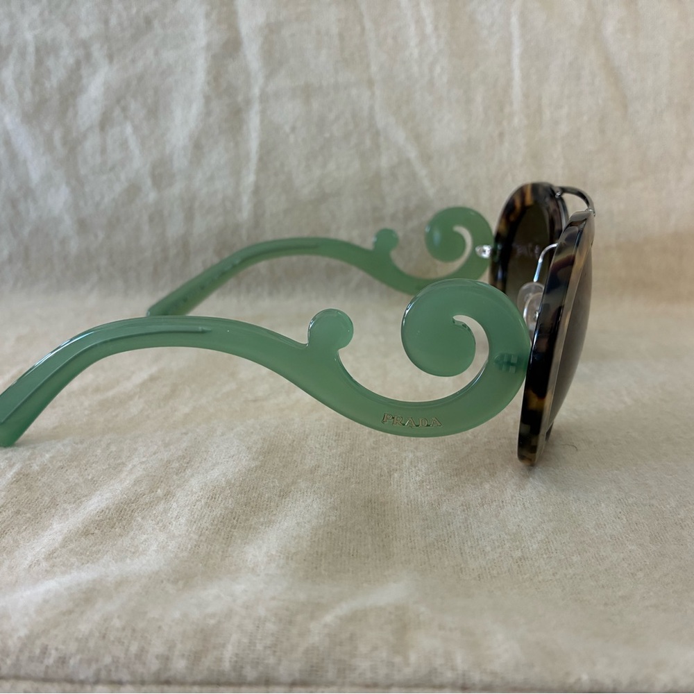 Prada Baroque Oval Sunglasses Spring 2013 - Never Worn - Picture 2 of 6